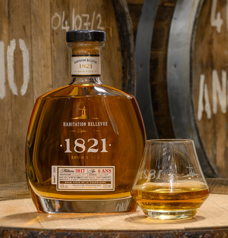 Bouteille de rhum vieux 4 ans VSOP Habitation Bellevue de Marie Galante